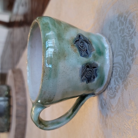 Studio Art Pottery Handmade Mug Set - Green Turtles - 5 Pieces - Picture 8 of 14